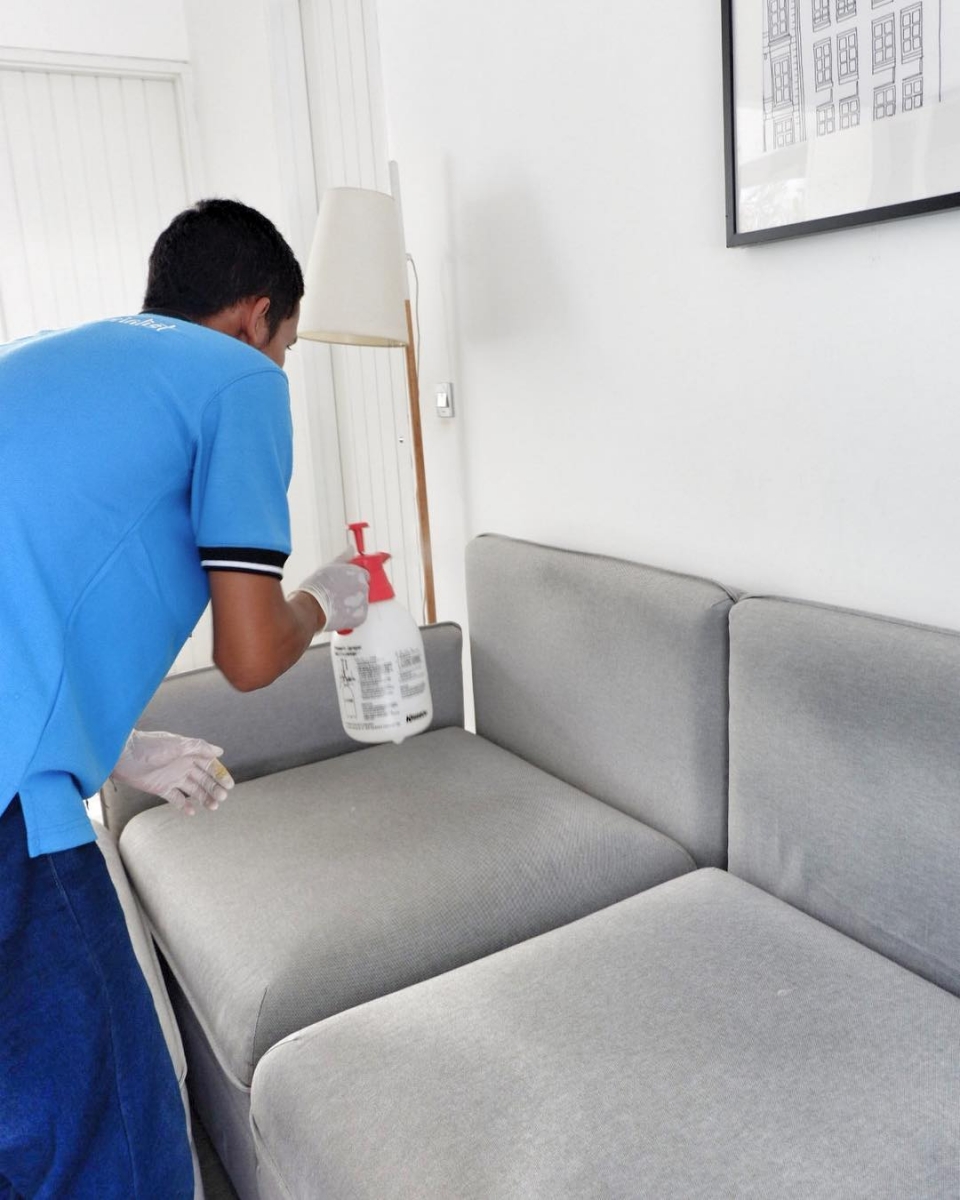 Tìm hiểu cách vệ sinh sofa nỉ tại nhà